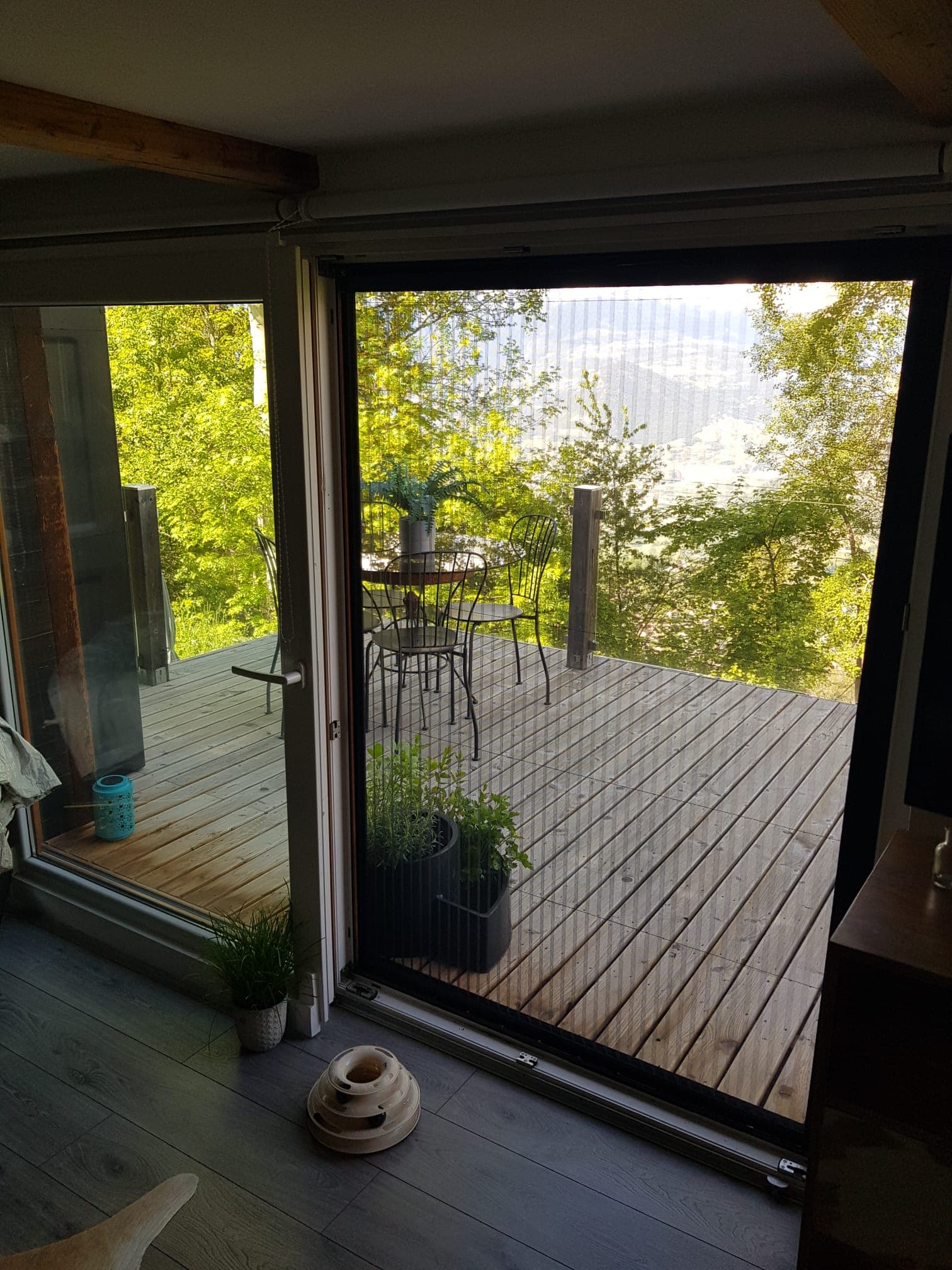 Changements des fenêtres dans un chalet — Mayens de Sion