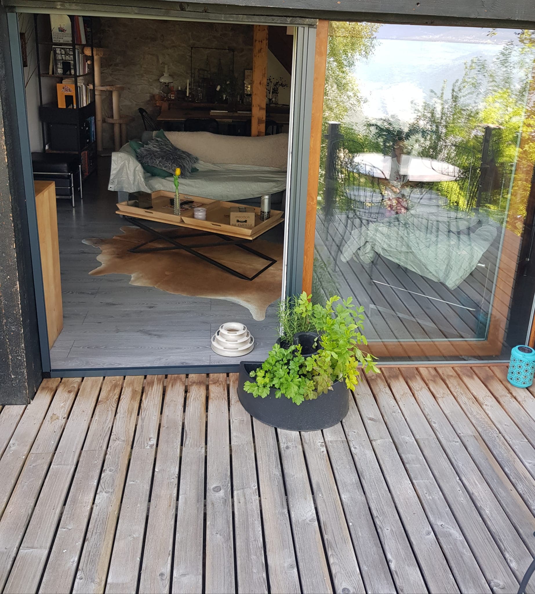 Changements des fenêtres dans un chalet — Mayens de Sion