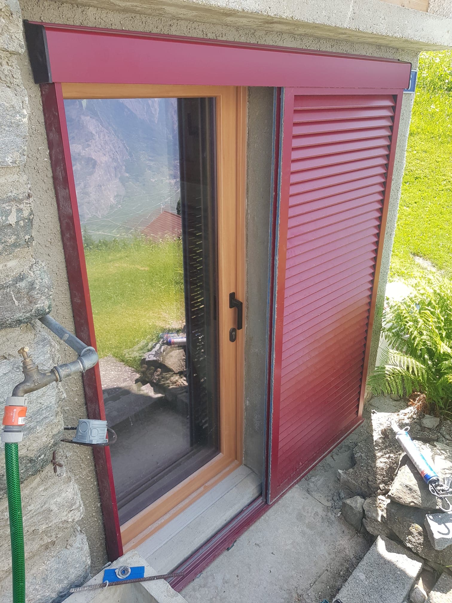 Pose de fenêtres et volets alu — Nendaz