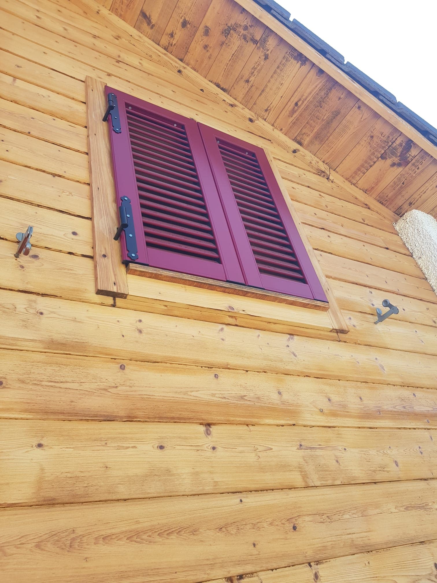 Pose de fenêtres et volets alu — Nendaz