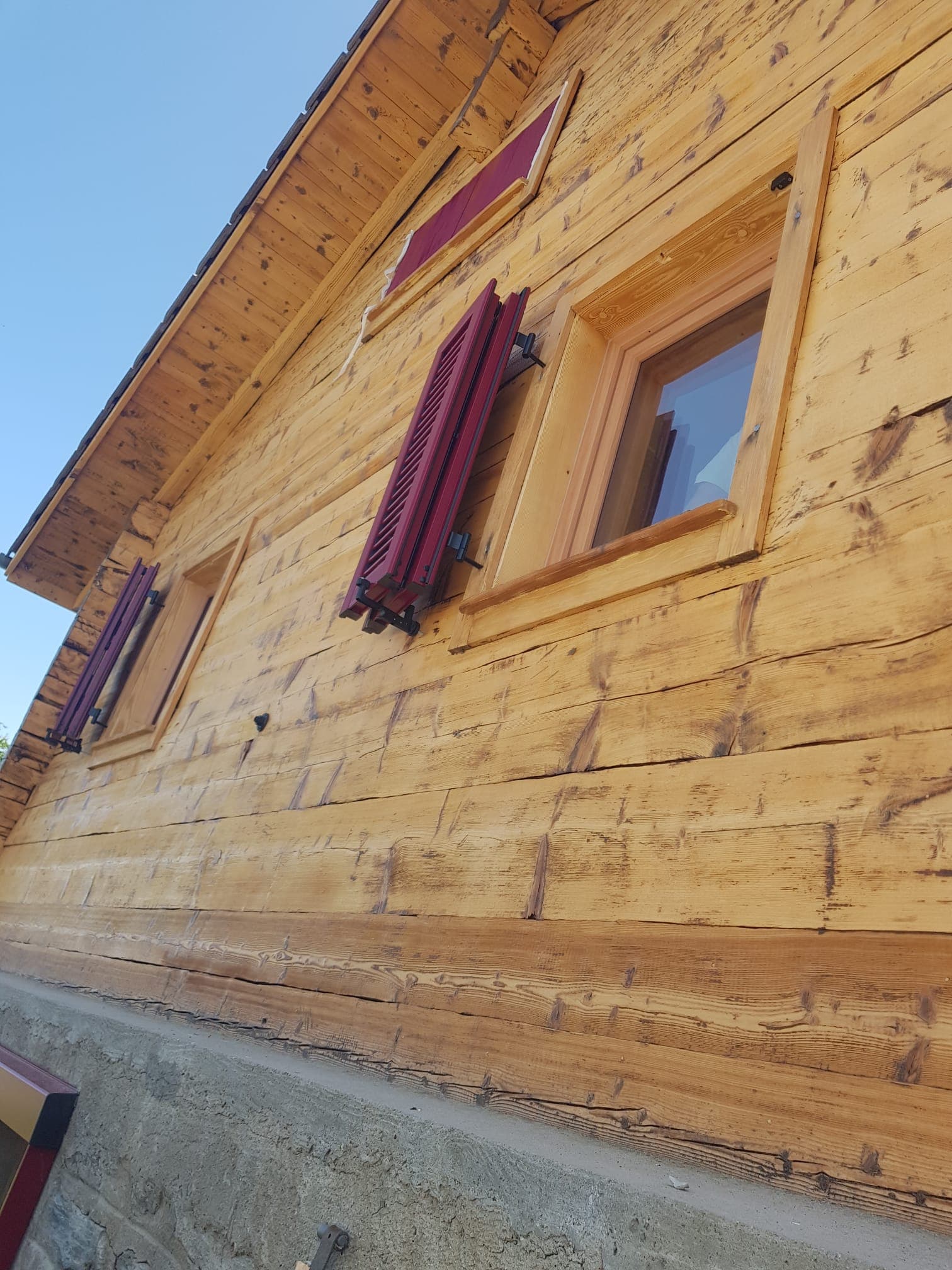 Pose de fenêtres et volets alu — Nendaz